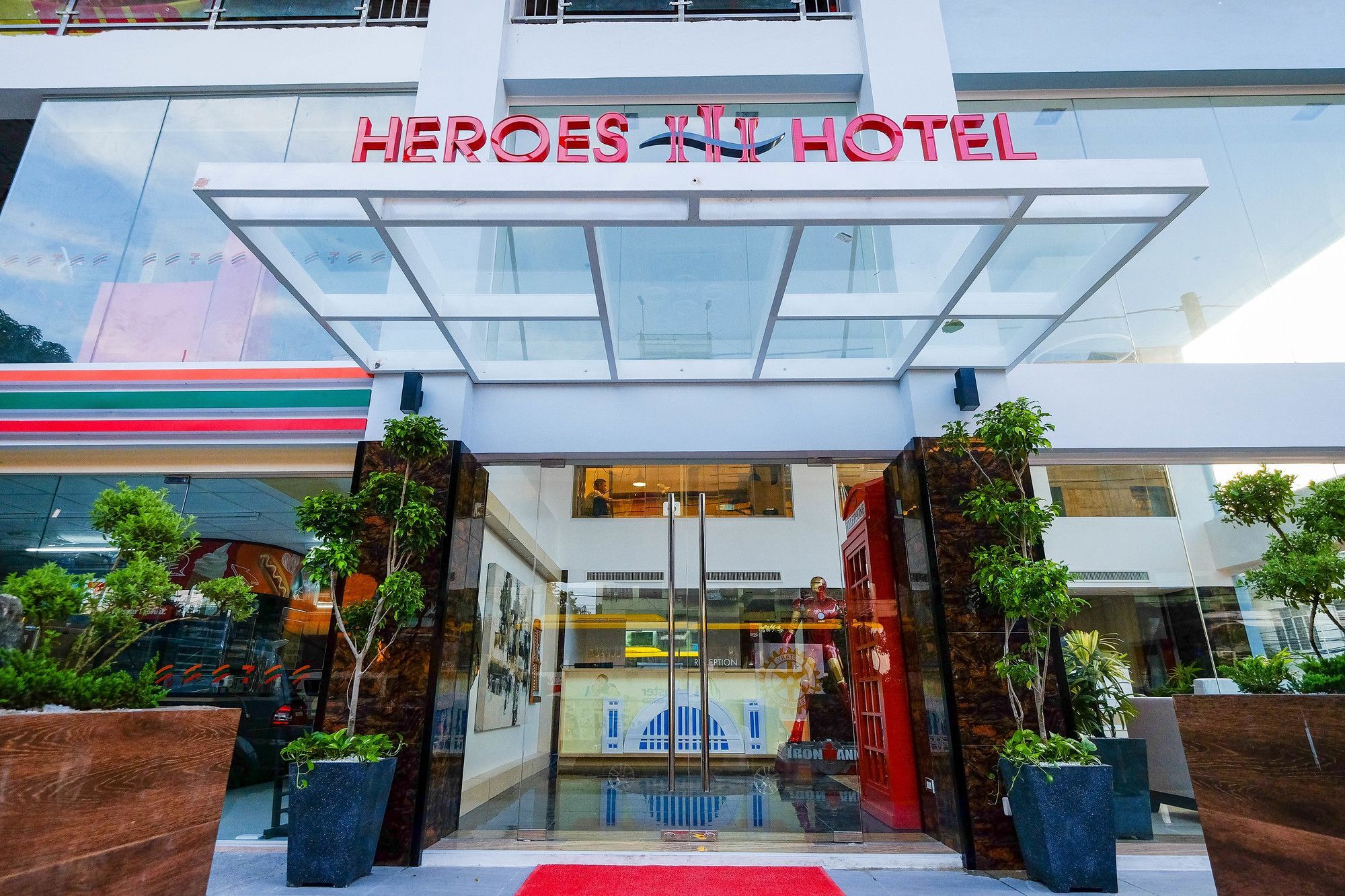 Heroes Hotel Manila Exterior photo